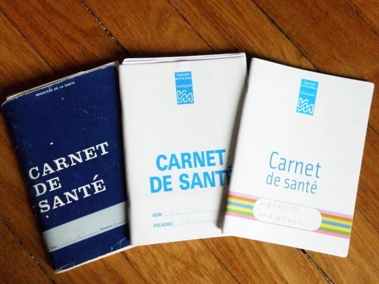 3 versions du carnet de santé au fil des années